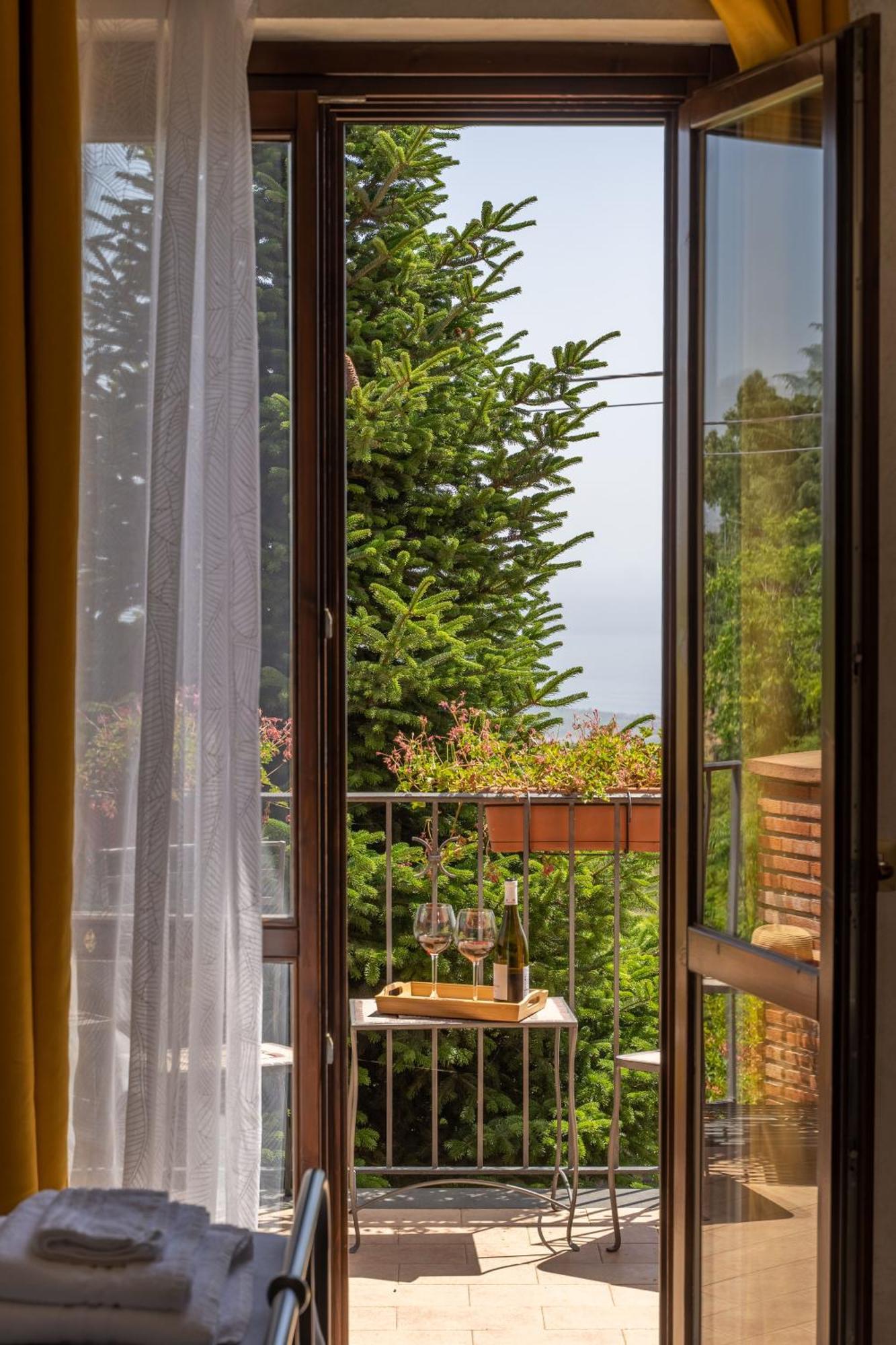 Etna Sunshine Rent Rooms Puntalazzo Exterior photo